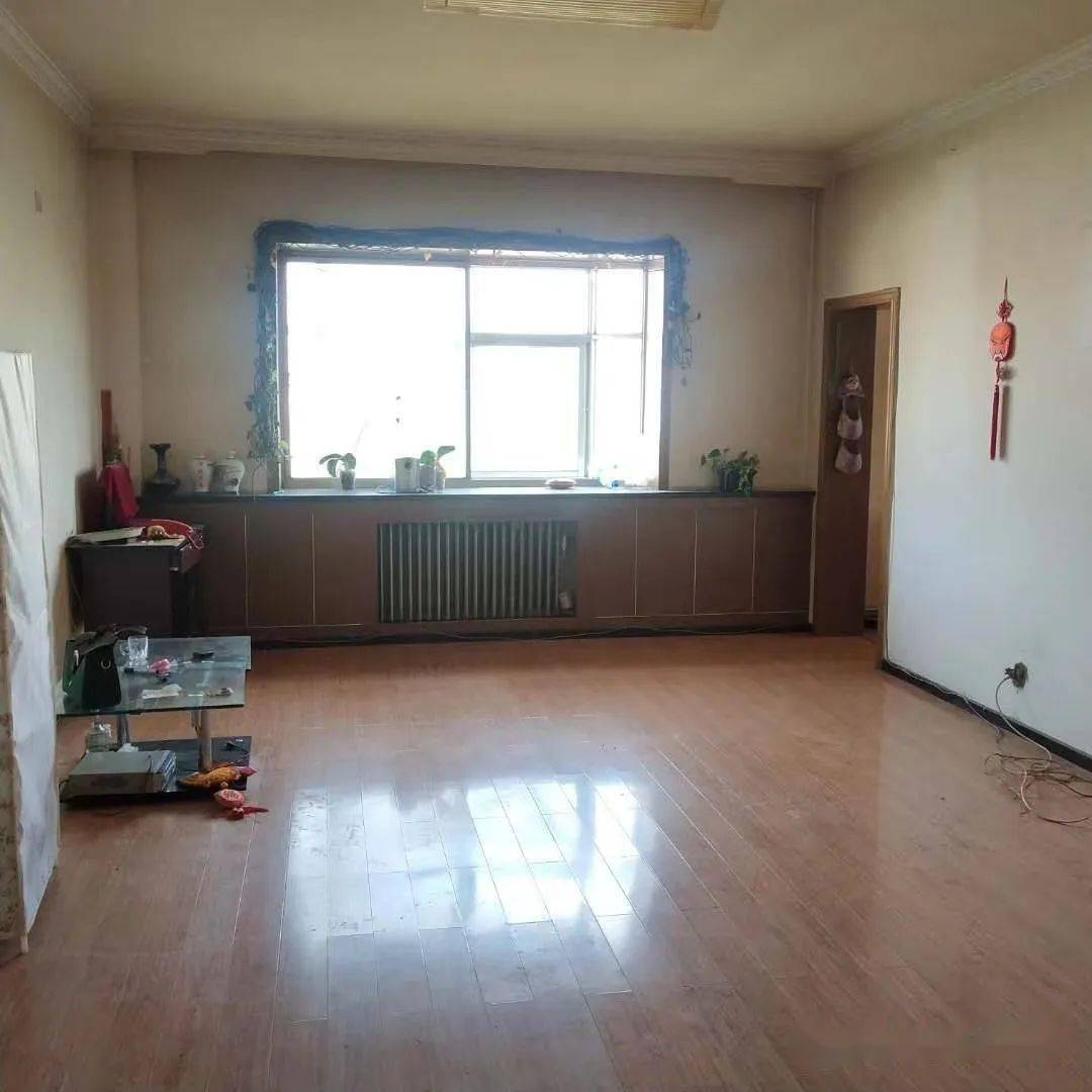 平?jīng)鰳欠砍鍪圩钚滦畔?平?jīng)鰳欠砍鍪圩钚滦畔?，小巷深處的隱藏寶藏