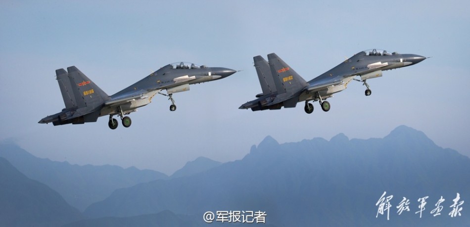 中國(guó)新型殲轟10戰(zhàn)機(jī)，日常小故事揭秘戰(zhàn)斗機(jī)的風(fēng)采