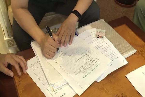 公司上市利弊解析，探索小巷獨(dú)特小店的視角