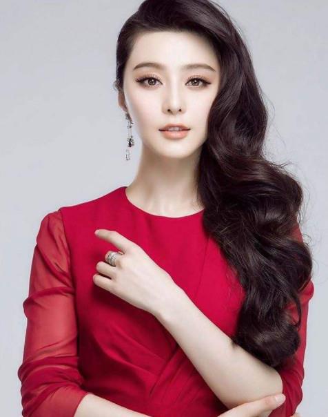 明星學歷低背后的重新審視，學歷與成就的關聯(lián)探究