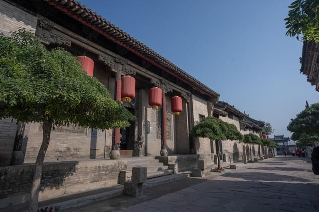 黎家大院最新文學(xué)作品,黎家大院的智慧光芒，學(xué)習(xí)變化帶來(lái)的自信與成就