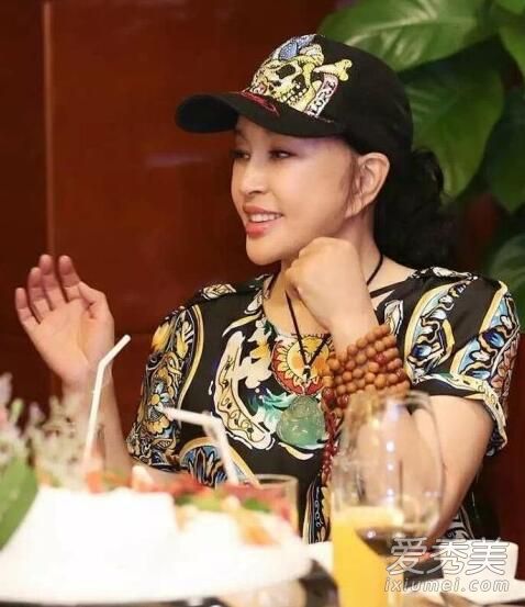 劉曉慶素顏照曝光，時(shí)代女神的真實(shí)之旅
