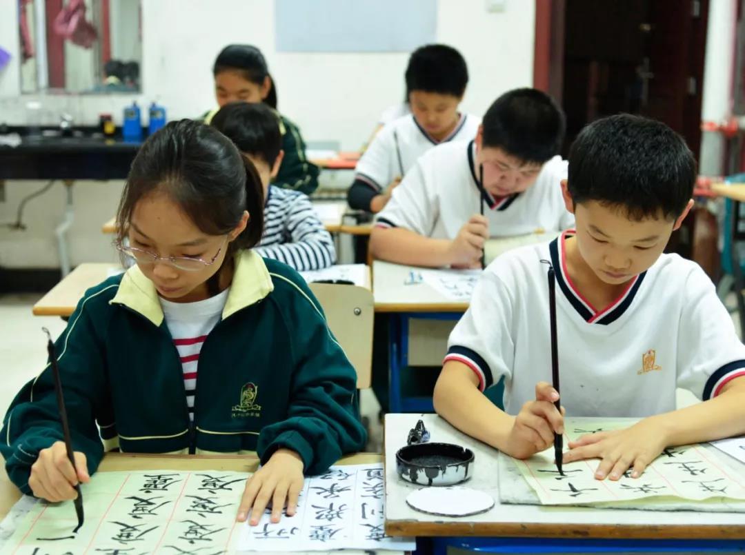 大連楓葉集團(tuán)最新招聘，引領(lǐng)時(shí)代的領(lǐng)航者