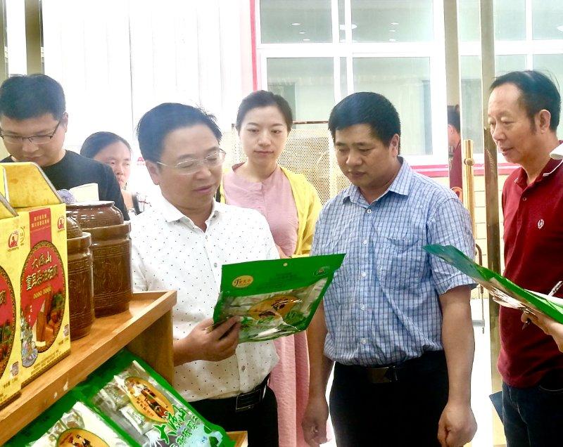 涼山扶貧最新動(dòng)態(tài)，時(shí)代背景下的扶貧進(jìn)展與壯舉
